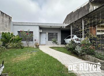 Casa · 162m² · 4 Ambientes · 2 Cocheras · Casa en Villa La Florida, Apta Crédito