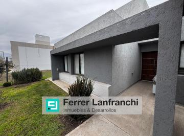 Casa · 130m² · 5 Ambientes · 1 Cochera · Casa en Venta en Tejas IV