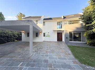 Casa de 6 ambientes, Berazategui · Oportunidad en Club de Campo Abril