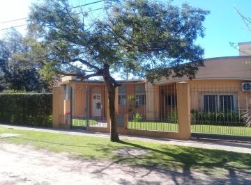 Casa de 3 ambientes, Berazategui · Casa en Venta en Ranelagh Sobre Doble Lote – Gran Parque Arbolado