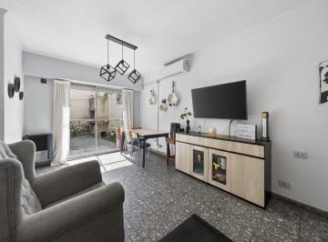 Departamento · 73m² · 4 Ambientes · 1 Cochera · Venta Departamento 4 Ambientes Parque Avellaneda Patio Cochera Apto Crédito