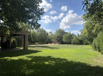 Casa de 7 ambientes, Chacras de Coria · Casa en Venta con Gran Jardin en Chacras de Coria