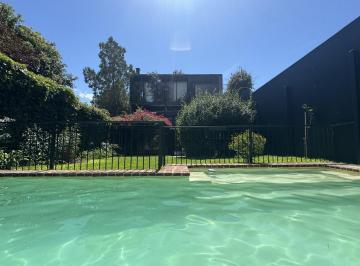 Casa · 203m² · 5 Ambientes · Casa con Jardín en Venta en San Isidro