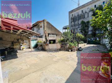 Casa · 91m² · 2 Ambientes · 1 Cochera · Casa a Refaccionar en Venta en Martinez