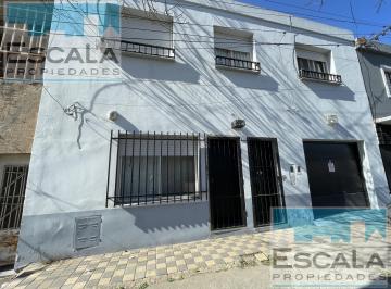 Casa · 90m² · 4 Ambientes · 1 Cochera · Casa de Dos Dorm con Patio y Cochera en Venta