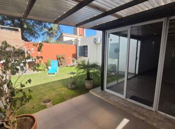 Casa de 4 ambientes, Córdoba · Venta Casa Smata 1 - 3 Dorm. - 2 Baños - 2 Cocheras