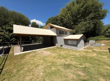 Casa · 132m² · 4 Ambientes · 2 Cocheras · Se Vende Casa de 3 Dorm. en Santa Monica, Santa Rosa de Calamuchita!sobr