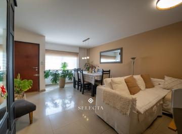 Casa · 130m² · 7 Ambientes · 2 Cocheras · Duplex en Venta Nuevo Poeta Lugones – 3 Dorm. con Patio y Pileta