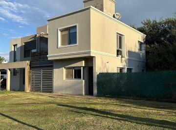 Casa · 90m² · 5 Ambientes · Alquiler Casa 2 Dorm. Villa Catalina - Bosques