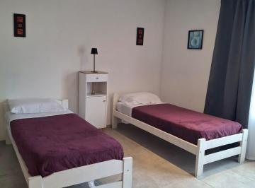 Departamento en Alquiler de 1 ambiente Villa Elvira · Departamento Al Frente Amoblado