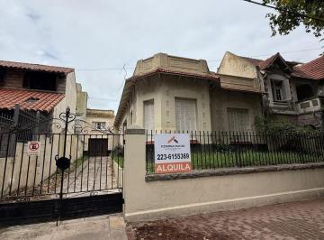 Oficina comercial · 250ha · 8 Ambientes · 1 Cochera · Chalet de Uso Profesional con 7 Despachos, Amplia Recepción y Cochera
