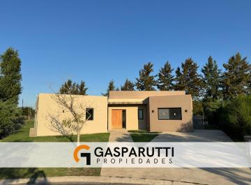 Casa · 183m² · 4 Ambientes · 4 Cocheras · Casa en Venta en San Matías con Pileta