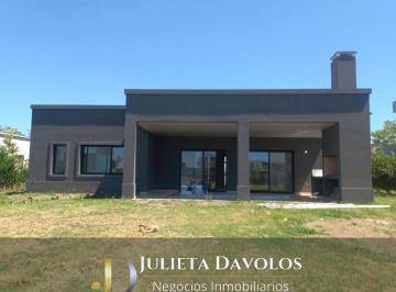 Casa · 160m² · 4 Ambientes · 2 Cocheras · Casa en Venta El Canton Barrio Islas con Espejo de Agua