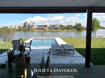 Casa · 300m² · 6 Ambientes · 4 Cocheras · Casa a La Laguna en Venta 6 Ambientes El Canton Barrio Islas