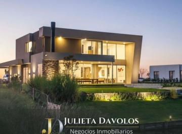 Casa · 320m² · 6 Ambientes · 4 Cocheras · Casa a La Laguna en Venta Puertos del Lago Barrio Muelles