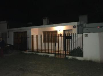 Casa de 10 ambientes, Córdoba · Oportunidad, Amplia Excelente Patio, Cochera Para un Auto Liquido