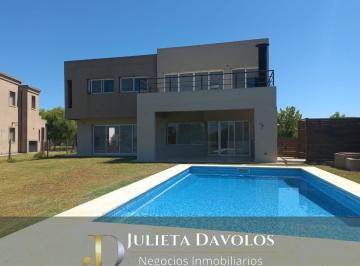 Casa · 205m² · 5 Ambientes · 2 Cocheras · Casa a La Laguna en Venta El Canton Barrio Norte