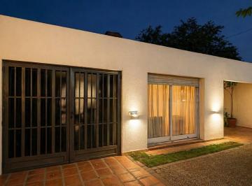 Casa · 181m² · 4 Ambientes · 2 Cocheras · Casa Venta Barrio Ipona 3 Dorm.