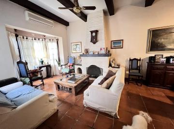 Casa · 180m² · 5 Ambientes · 2 Cocheras · Casa en Venta 5 Ambientes San Isidro Barrio La Calabria