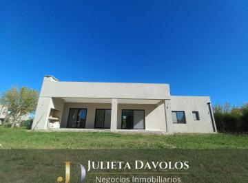 Casa · 160m² · 5 Ambientes · 2 Cocheras · Casa en Venta 5 Ambientes El Canton Barrio Golf