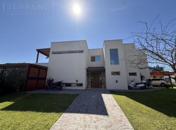 Casa · 268m² · 5 Ambientes · 2 Cocheras · Venta Casa 5 Ambientes Al Agua en Barrancas de Santa Maria, Tigre