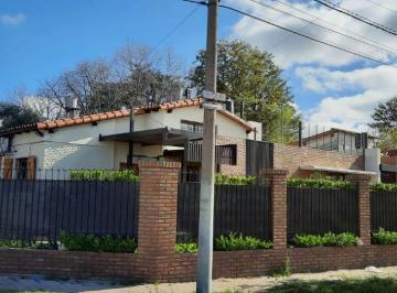 Casa de 7 ambientes, Rosario · Pje. Mascardi 4500 - Casa de 3 Dorm.