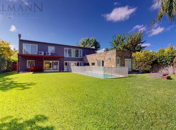 Casa · 251m² · 6 Ambientes · 2 Cocheras · Venta Casa 3 Dorm. Valle Claro Benavidez