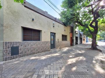 Casa · 98m² · 5 Ambientes · Venta - Casa de Dos Dorm. con Patio Terraza y Altillo – Barrio Abasto, Rosario.