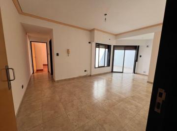 PH de 2 ambientes, Parque Avellaneda · Alquiler PH 2 Amb con Patio
