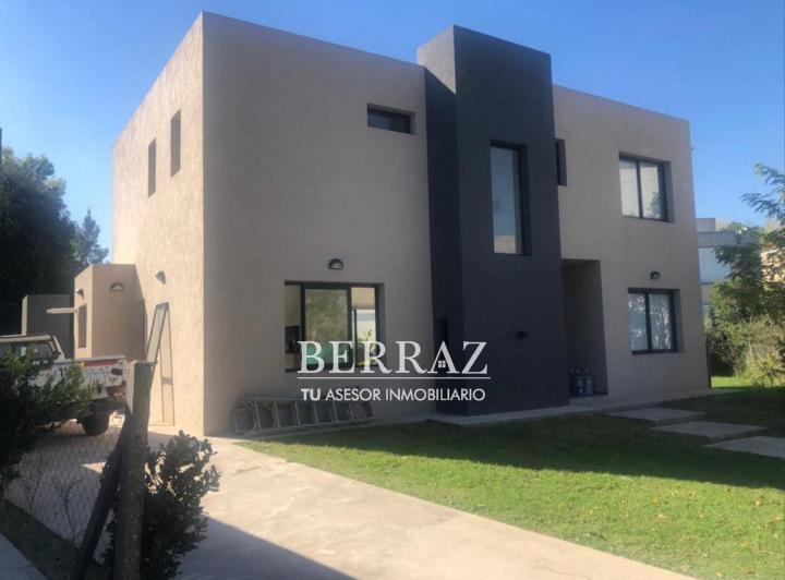 Casa · 130m² · 4 Ambientes · 1 Cochera