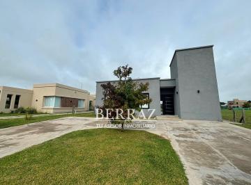 Casa · 132m² · 4 Ambientes · 3 Cocheras · Casas Venta 4 Ambientes en Barrio El Aljibe Manzanares Pilar Lote de 600 m² Apto Credito!