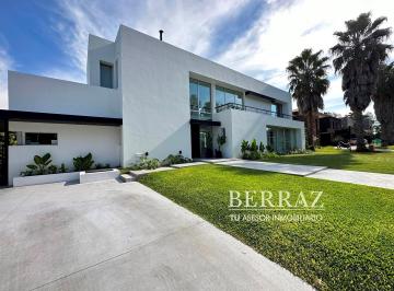 Casa · 296m² · 5 Ambientes · 2 Cocheras · Casa 5 Amb en Venta Barrio La Pradera II Pilar Estilo Racionalista