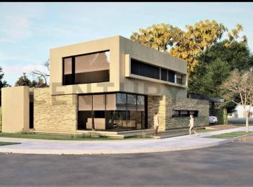 Casa · 211m² · 5 Ambientes · 2 Cocheras · Venta Casa B° Lar de Vieytes 3 - Lujan de Cuyo