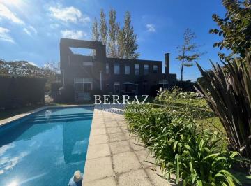 Casa · 198m² · 6 Ambientes · 1 Cochera · Casa Venta Saint Matthew´s 6 Ambientes Lote de 800 m² Pilar