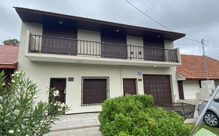 Casa · 100m² · 4 Ambientes · 1 Cochera