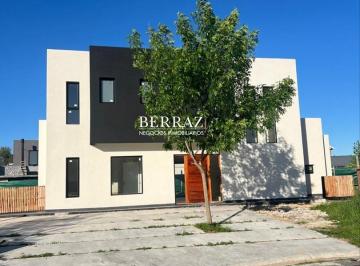 Casa · 165m² · 5 Ambientes · 4 Cocheras · Casa Venta 3 Dorm. Barrio Molinos Sur Lote de 610 m² Haras Santa Maria Escobar