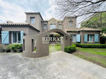 Casa · 235m² · 8 Ambientes · Casa Venta 5 Dorm. Ayres del Pilar Lote de 1207 m² Pilar Retasada