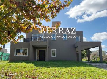 Casa · 200m² · 5 Ambientes · 3 Cocheras · Casa Venta 3 Dorm. Barrio Los Robles Lote de 897 m² Haras Santa Maria Escobar
