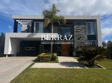 Casa · 370m² · 4 Ambientes · 2 Cocheras · Casa Venta 3 Dorm. Barrio Estancias del Pilar Lote de 1000 m² Pilar