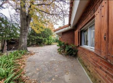Casa · 300m² · 4 Ambientes · 1 Cochera · Venta Casa 3 Dorm. - Funes
