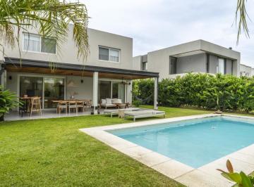 Casa · 223m² · 4 Ambientes · 4 Cocheras · Venta de Casa en Los Castaños, Nordelta
