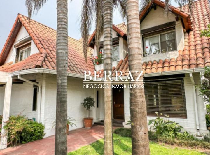 Casa · 228m² · 5 Ambientes · 2 Cocheras
