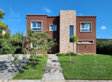 Casa · 198m² · 6 Ambientes · 4 Cocheras · Venta Casa 6 Ambientes en Puertos del Lago Barrio Vistas