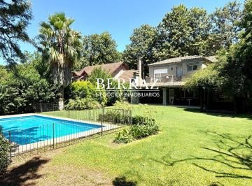 Casa · 320m² · 6 Ambientes · 1 Cochera · Casa Venta 5 Dorm. Barrio Los Laureles Lote de 1080 m² Pilar, Zona Norte