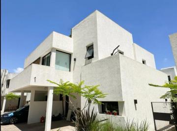 Casa · 134ha · 4 Ambientes · 1 Cochera · Venta Casa 4 Ambientes en Condominio Las Lilas - Parque Leloir
