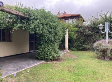 Casa · 192m² · 4 Ambientes · 2 Cocheras · Casa en Carrodilla La Puntilla
