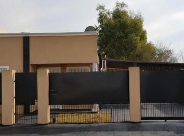 Casa · 84m² · 3 Ambientes · 2 Cocheras · Casa en Venta - 2 Dorm. 1 Baño - 250 m² - Luján