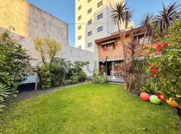 Casa · 270m² · 6 Ambientes · 1 Cochera · Venta Casa 3 Dorm. – La Plata | 49 E/ 16 y 17