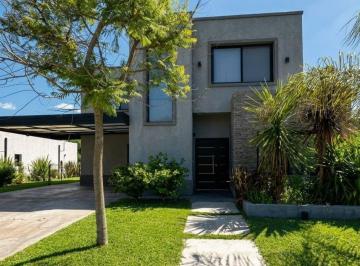Casa · 170m² · 5 Ambientes · 6 Cocheras · Excelente Casa 5 Ambientes - Los Arces, Cañada de Pilar