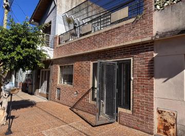 Casa · 54m² · 3 Ambientes · Casa Al Frente Muy Luminosa